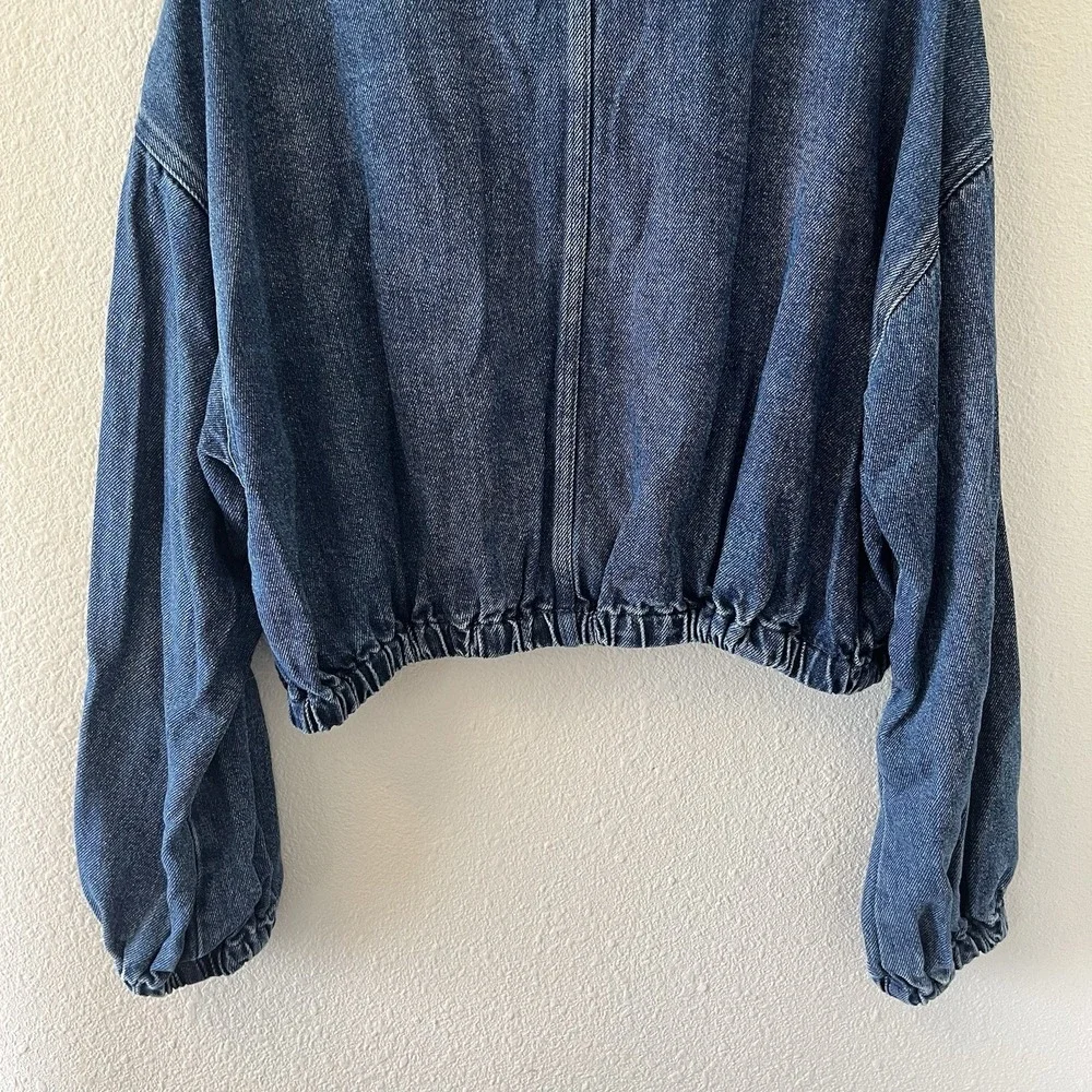 J. Crew Women's Denim Bomber Jacket Size Medium Drapey Denim Cropped Classic - Picture 8 of 13